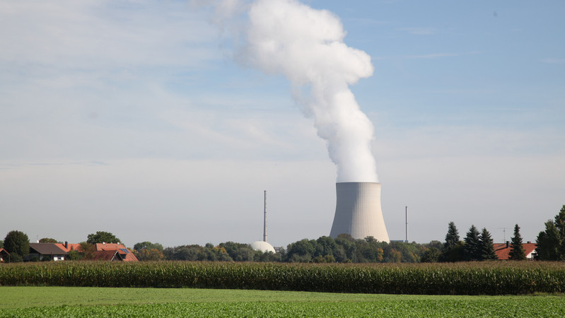 Das Kernkraftwerk Isar 2 in Essenbach im Landkreis Landshut.