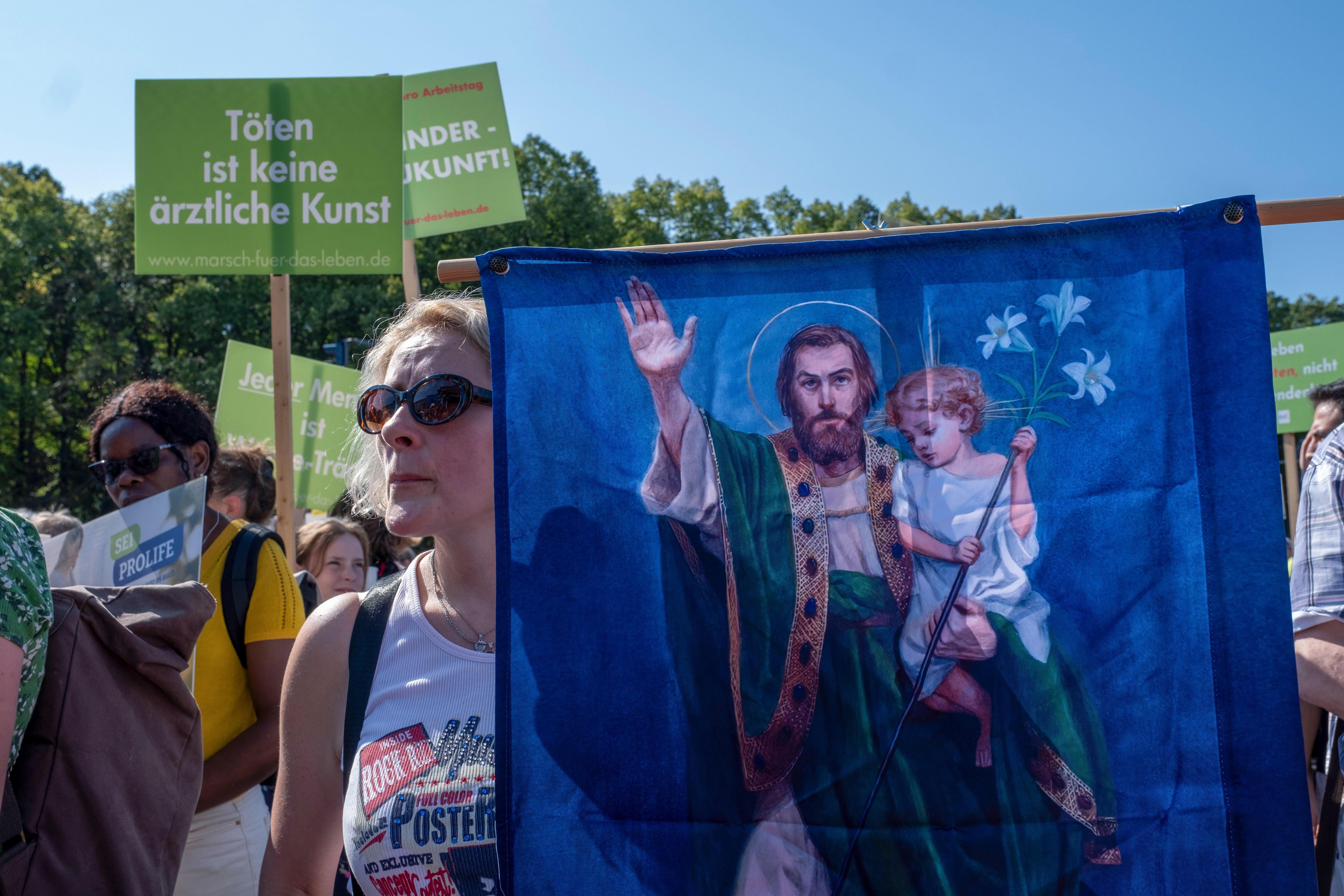 Abtreibungsgegner während einer Demo in Berlin