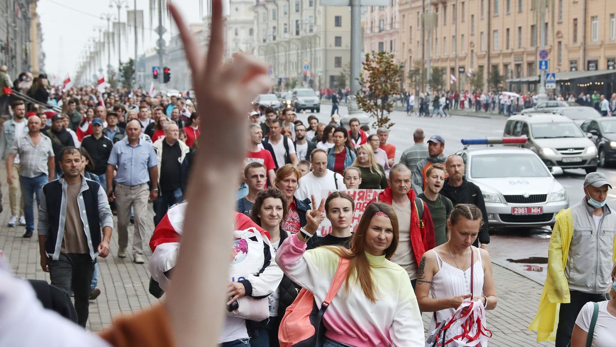 Belarus Proteste In Minsk Ruckenstarkung Von Russland Br24