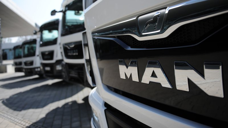 Lastwagen der Volkswagen-Tochter MAN Truck & Bus auf dem Firmengelände in München. | Bild: picture alliance / SZ Photo | Stephan Rumpf Lastwagen der Volkswagen-Tochter MAN Truck & Bus auf dem Firmengelände in München.