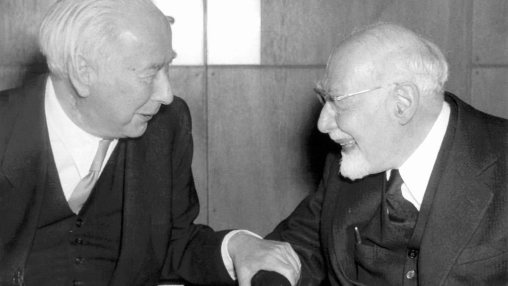 Leo Baeck (recht) nach dem Zweiten Weltkrieg mit Bundespräsident Theodor Heuss (links).