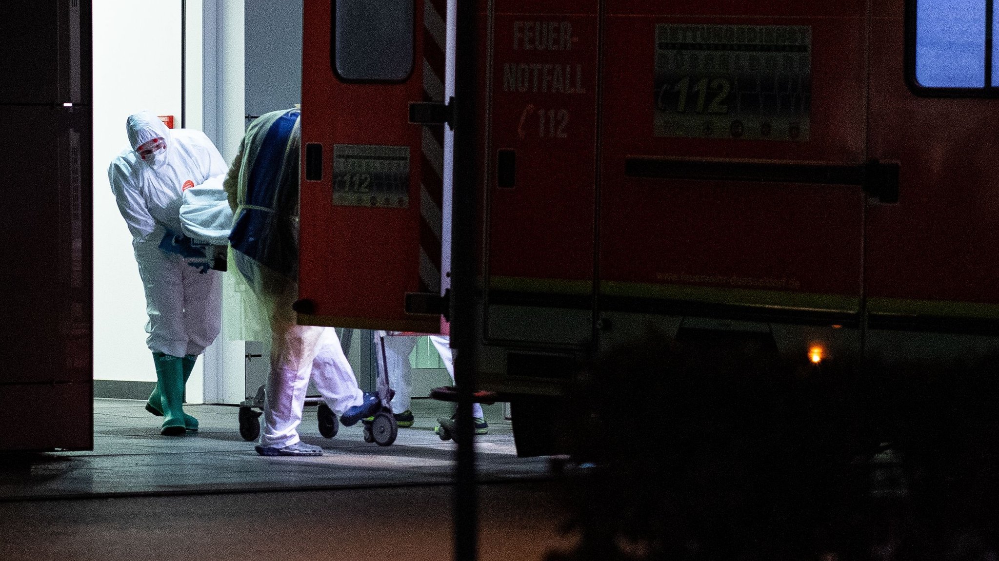 Der Patient aus NRW wird ins Uniklinikum Düsseldorf gebracht.