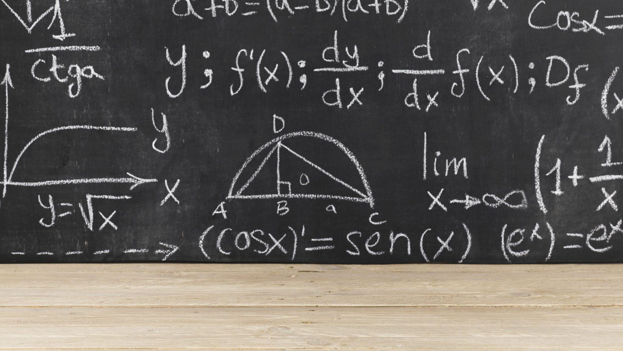 (Symbolbild) Schwarze Kreidetafel mit mathematischen Aufgaben. | Bild: picture alliance / imageBROKER | Oleksandr Latkun (Symbolbild) Schwarze Kreidetafel mit mathematischen Aufgaben.