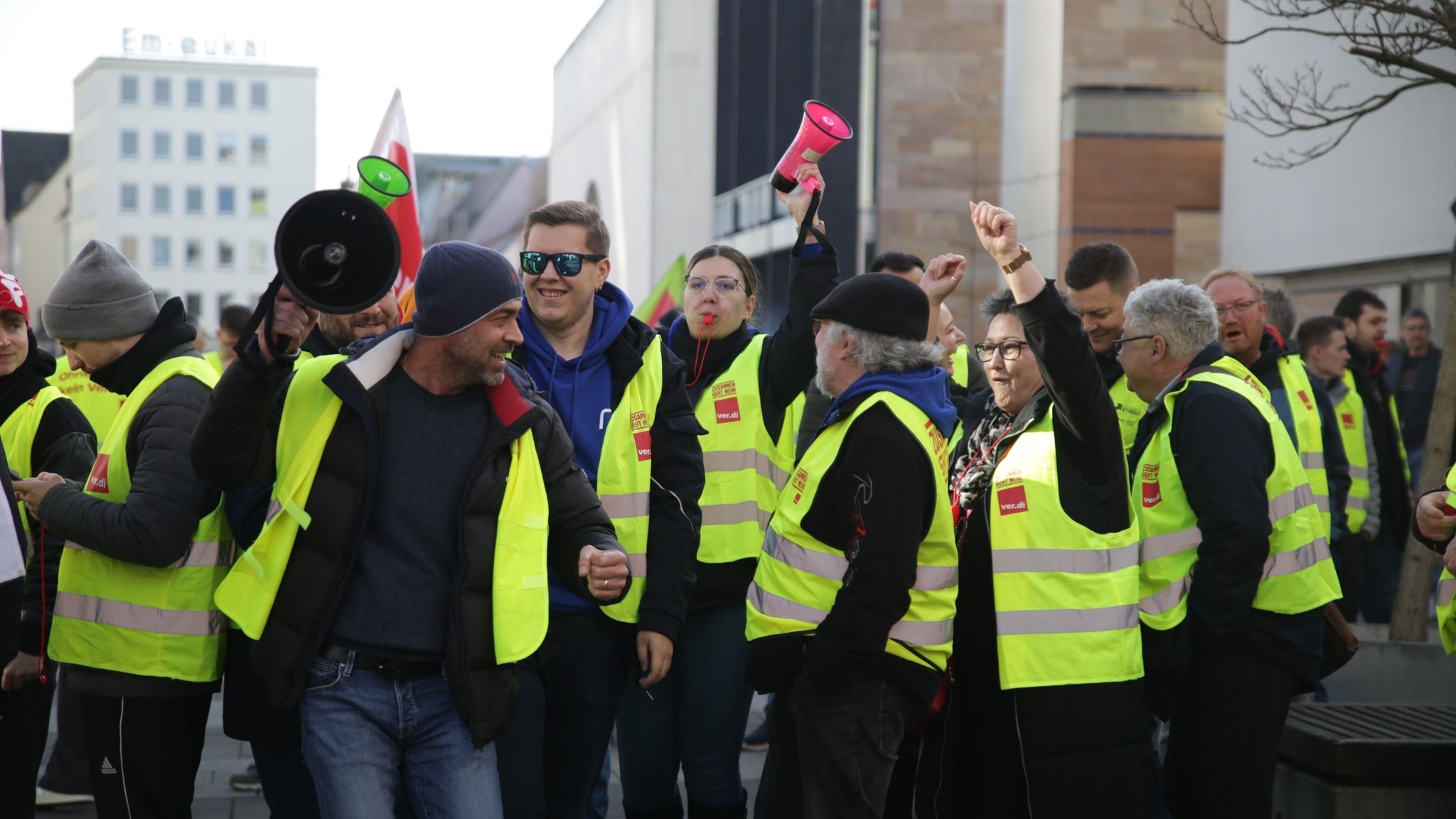 Demo vor dem Gewerkschaftshaus am Kornmarkt in Nürnberg