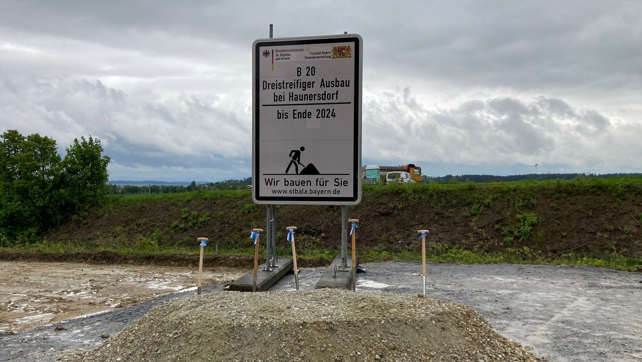 Spatenstich zum Ausbau der B20 bei Haunersdorf