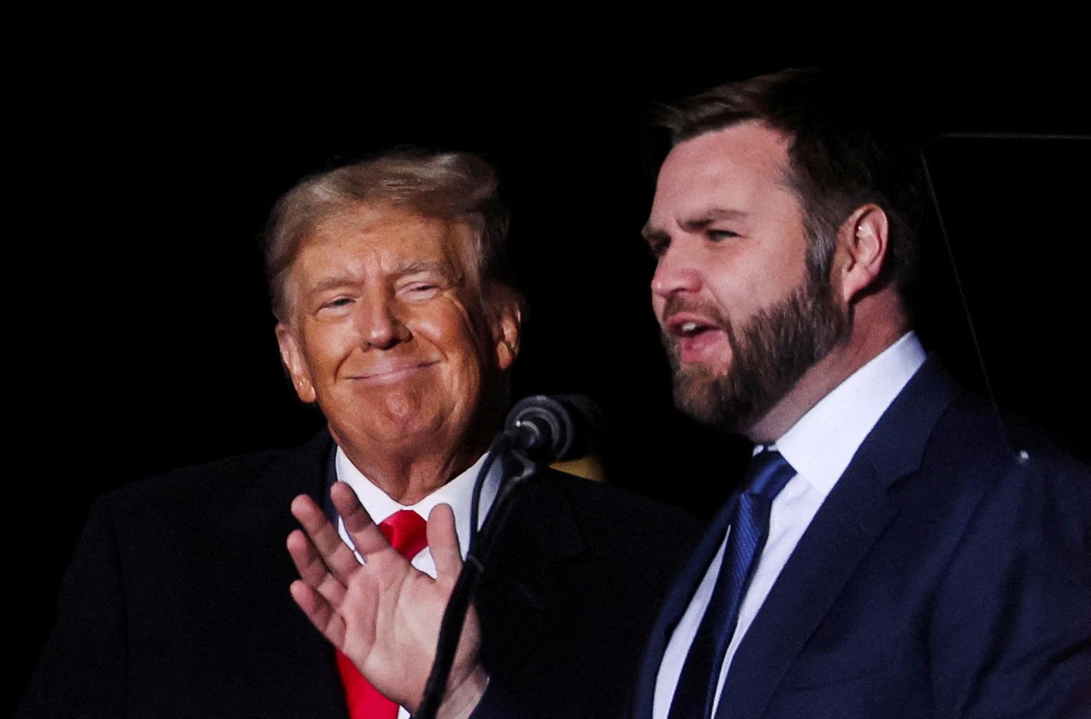 Donald Trump (l.) und J.D. Vance