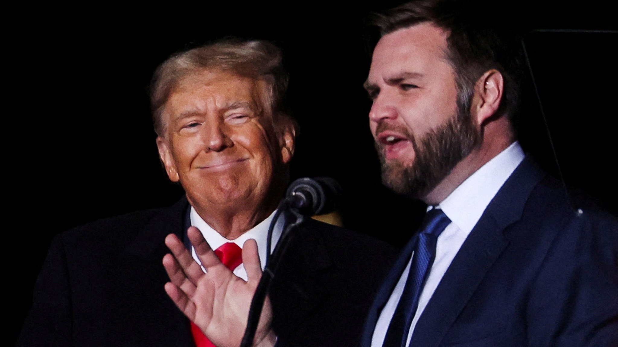 Donald Trump (l.) und J.D. Vance