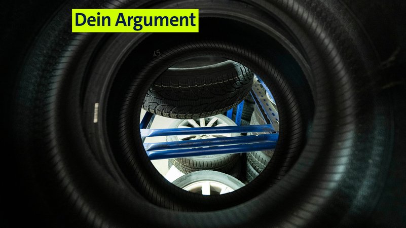 Ein Reifenstapel. | Bild: picture alliance/dpa | Hannes P Albert Ein Reifenstapel.