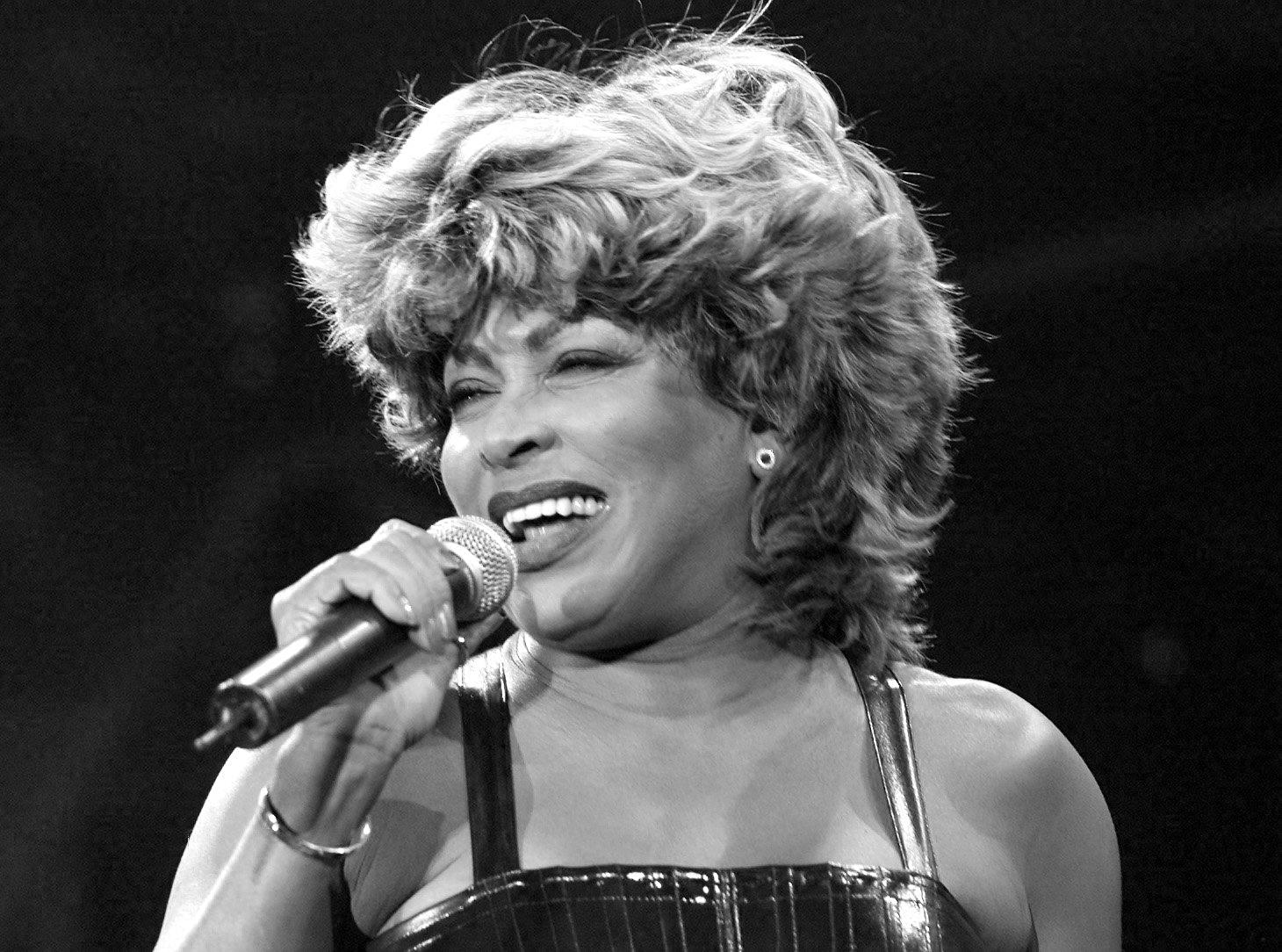 Rocksängerin Tina Turner (bei einem Konzert in Hamburg im Sommer 2000)