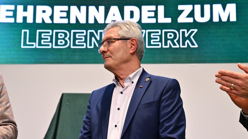 Helmut Hack (ehem. Präsident und Geschäftsführer SpVgg Greuther Fürth ) | Bild: picture alliance / Sportfoto Zink / Wolfgang Zink | Sportfoto Zink / Wolfgang Zink Helmut Hack (ehem. Präsident und Geschäftsführer SpVgg Greuther Fürth )