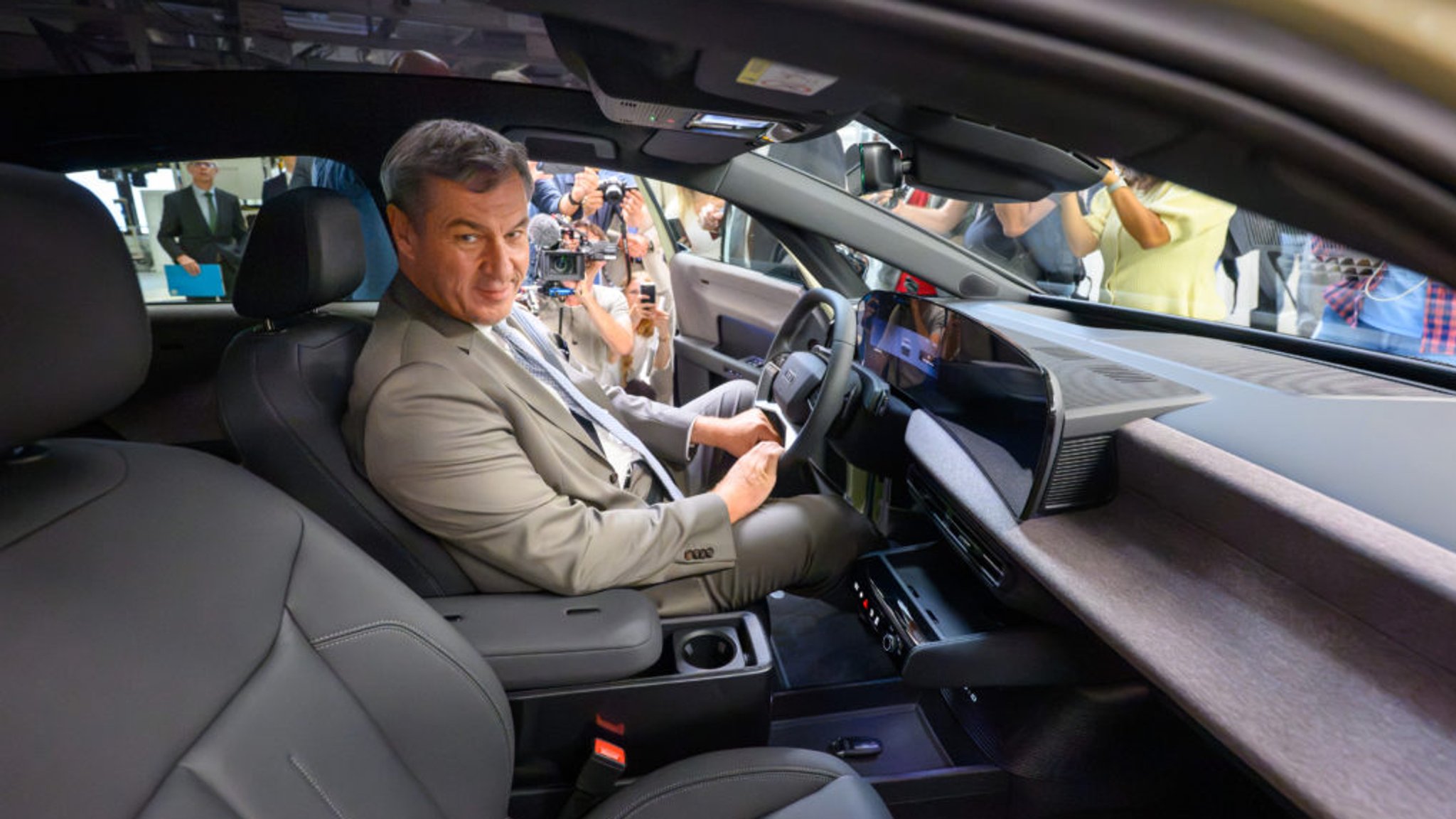 "Motor für Wohlstand": Söder, Özdemir und Lies kämpfen fürs Auto