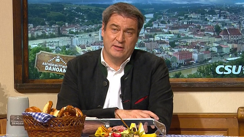 CSU-Chef Markus Söder erzählt, er habe wegen der Entscheidungen in der Corona-Pandemie viele "unruhige Nächte" gehabt. Er habe auch oft gebetet. | Bild: BR CSU-Chef Markus Söder erzählt, er habe wegen der Entscheidungen in der Corona-Pandemie viele "unruhige Nächte" gehabt. Er habe auch oft gebetet.