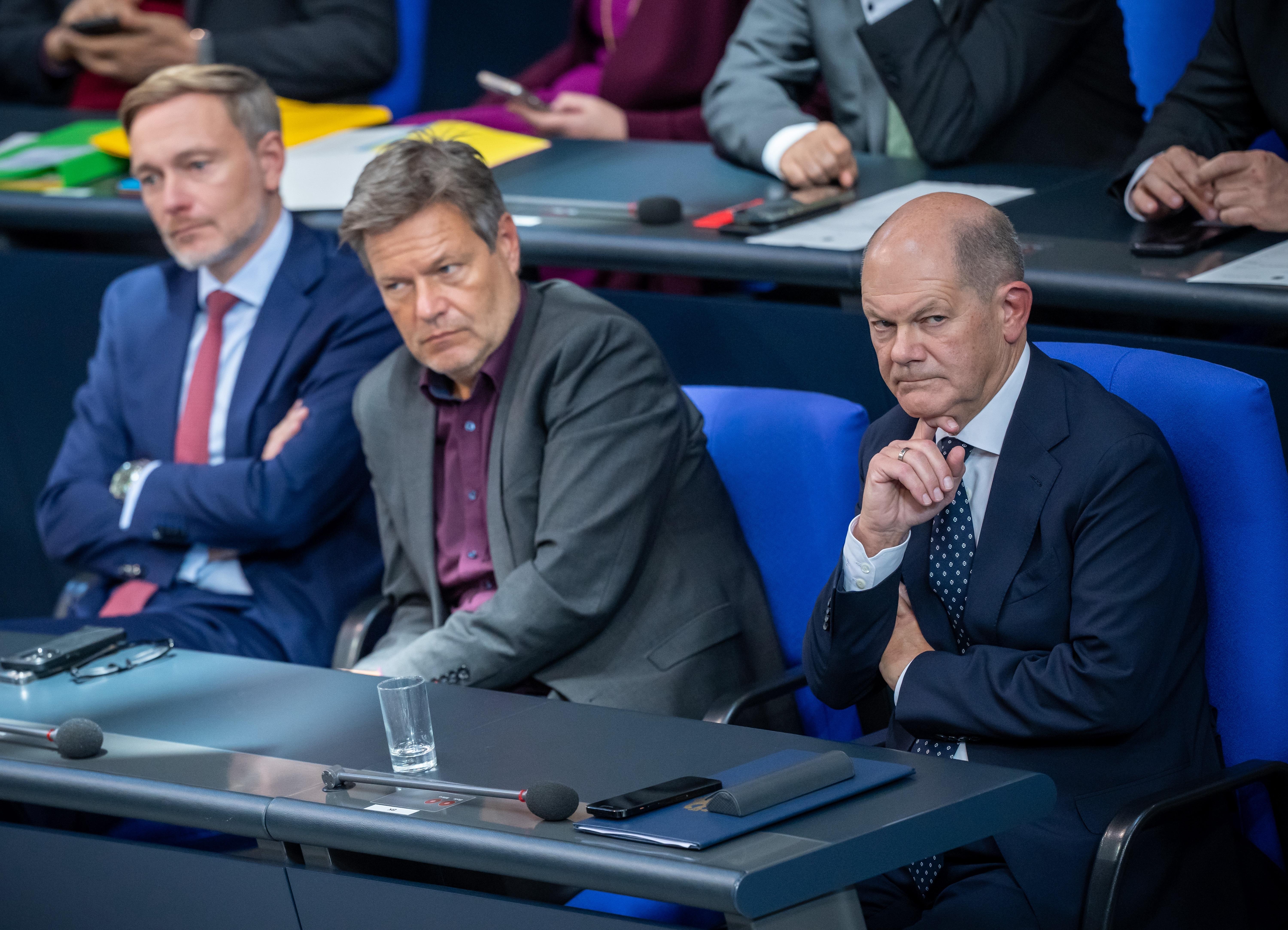 Archivbild: Bundeskanzler Scholz, Wirtschaftsminister Habeck und Finanzminister Lindner