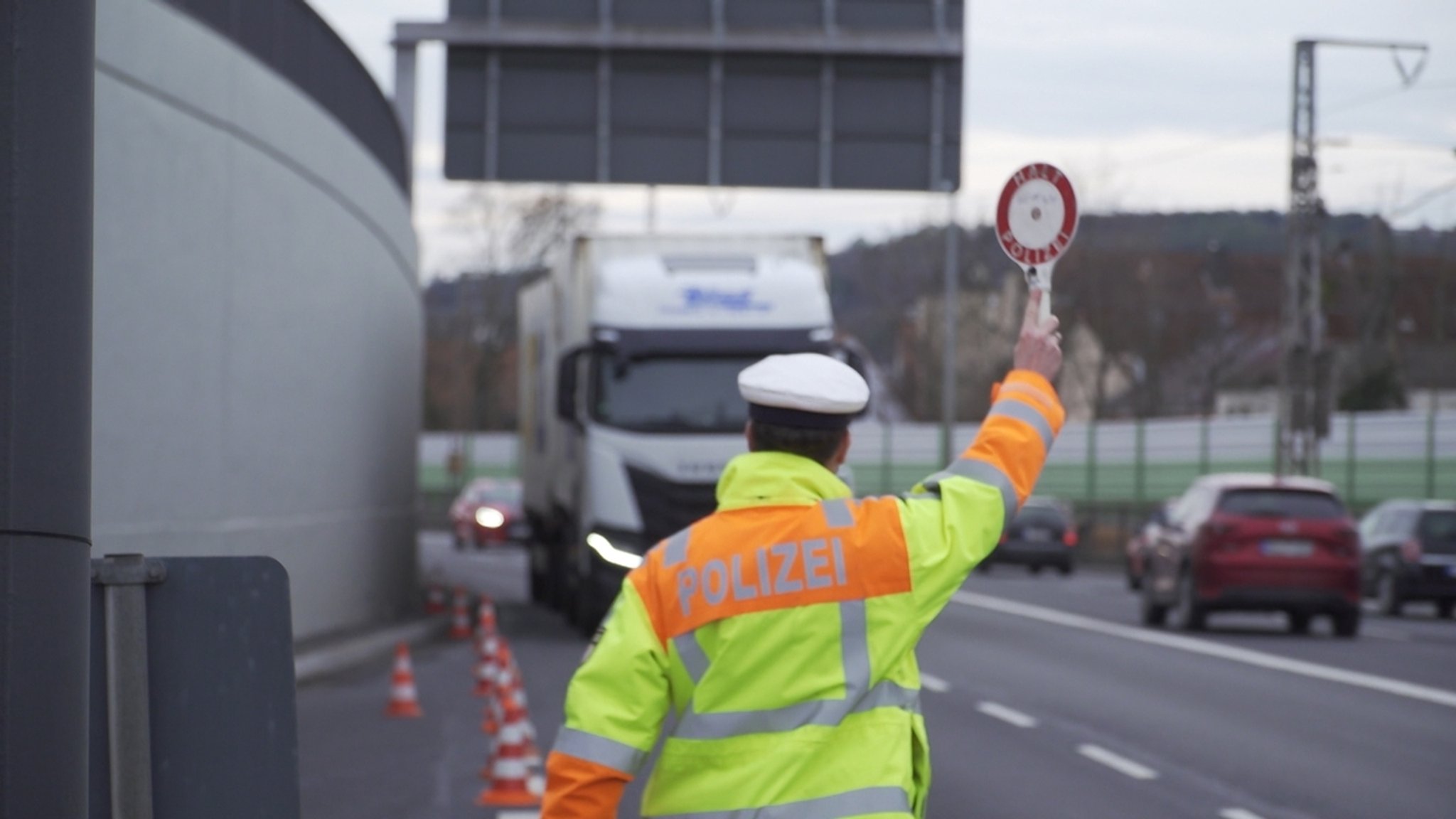 Durchfahrtsverbot für Lkw: Polizei kontrolliert in Würzburg