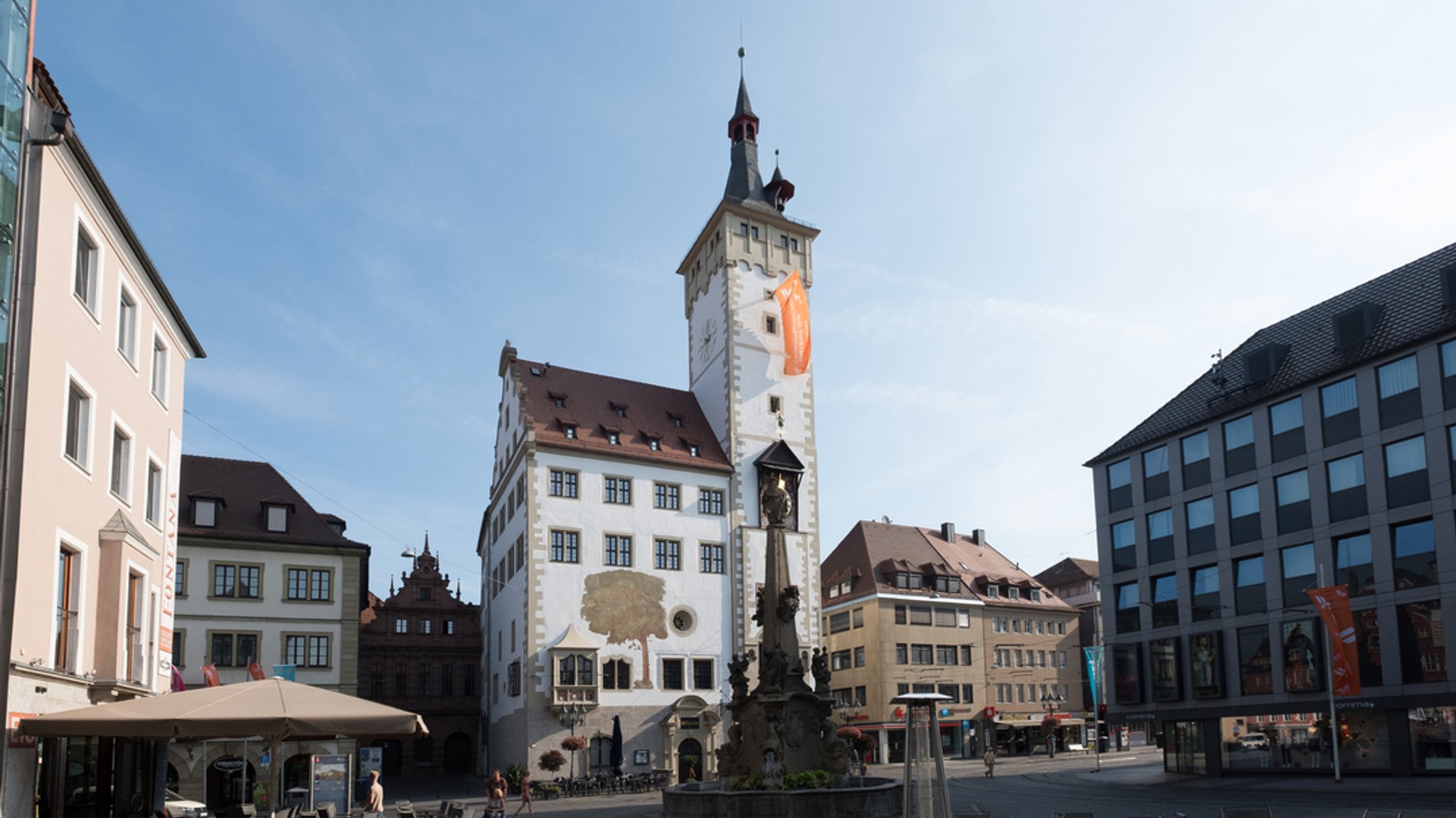 Das Rathaus in der Würzburger Innenstadt