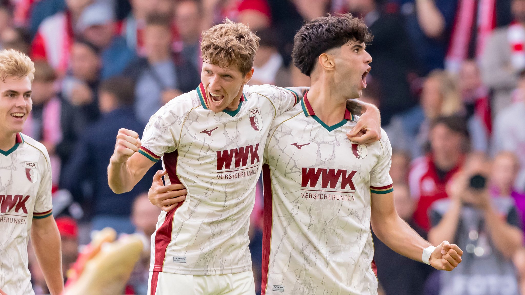 Mega-Pokalkulisse in Cottbus: FC Augsburg überwindet Zweitligist