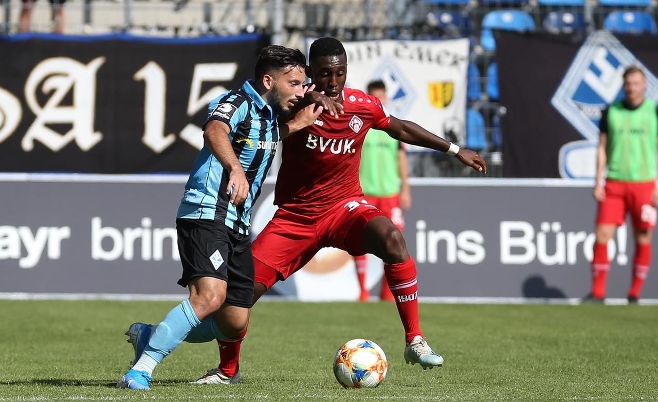 Spielszene aus dem Spiel Waldhof gegen Würzburger Kickers | Bild: imago images/foto2press Spielszene aus dem Spiel Waldhof gegen Würzburger Kickers