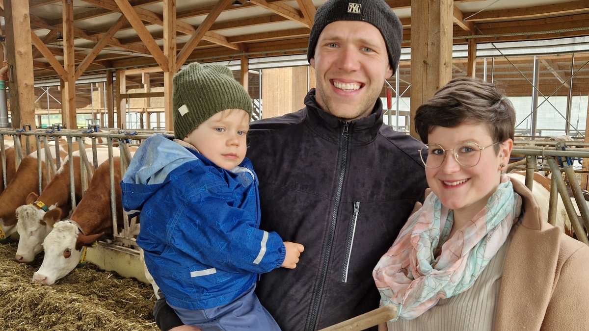 Von rechts nach links: Jessica Wiedenmann mit ihrem Mann Johannes und dem zweijährigen Sohn Anton 