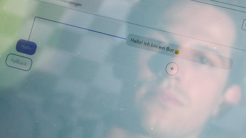 (Symbolbild) KI in der Psychotherapie: Was können Bots leisten? | Bild: picture alliance / Gregor Fischer/dpa | Gregor Fischer (Symbolbild) KI in der Psychotherapie: Was können Bots leisten?