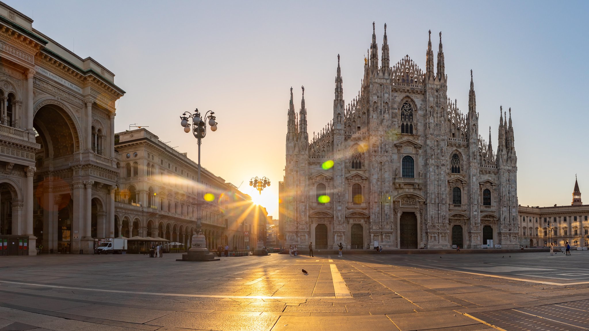 Der Mailänder Dom bei Sonnenaufgang