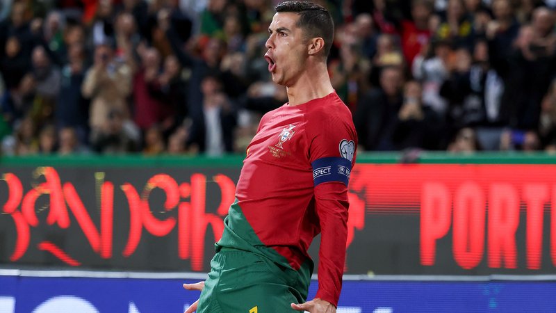 Seine Tore feiert er immer mit einem eingesprungenen Jubel: Cristiano Ronaldo. | Bild: picture-alliance / dpa Seine Tore feiert er immer mit einem eingesprungenen Jubel: Cristiano Ronaldo.