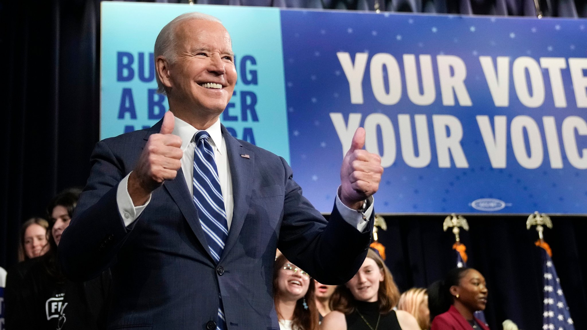 Bei den Kongresswahlen in den USA haben die Demokraten von Präsident Joe Biden ihre Mehrheit im Senat verteidigt.