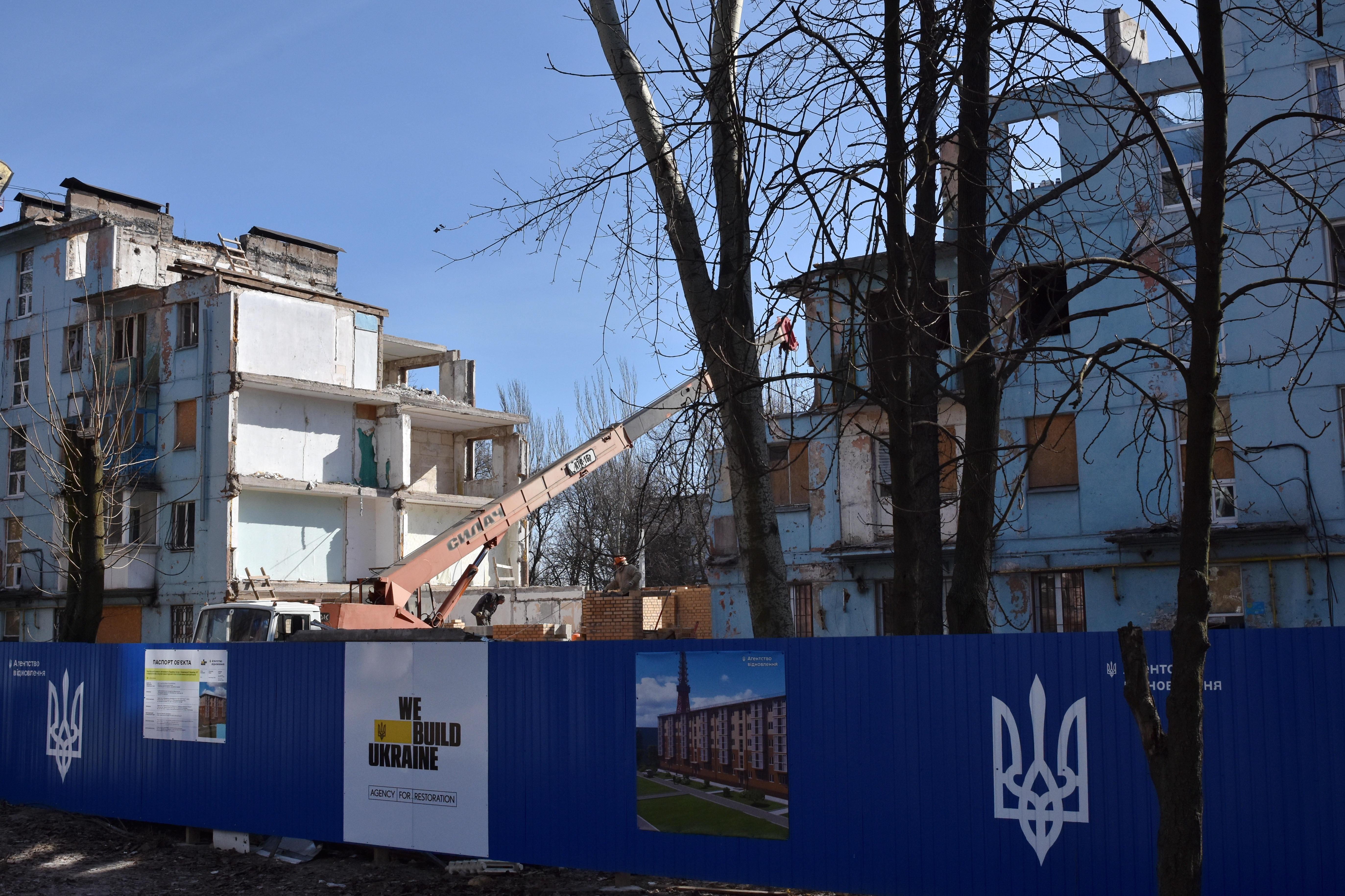 Wiederaufbau eines zerstörten Wohnhauses in Saporischschja (Foto vom 27.02.2024).