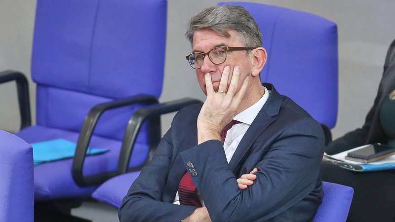 Kulturstaatsminister Wolfram Weimer im Bundestag | Bild: picture alliance / dts-Agentur Kulturstaatsminister Wolfram Weimer im Bundestag