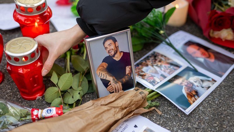 Fan-Gedenken an Liam Payne | Bild: picture alliance / PIXSELL | Neva Zganec Fan-Gedenken an Liam Payne