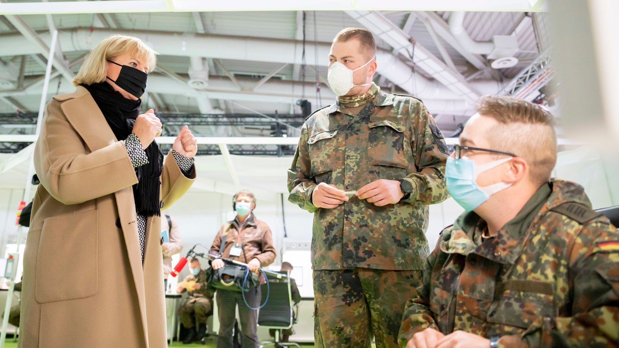 Wehrbeauftragte ist gegen Bundeswehr-Einsatz für Geflüchtete