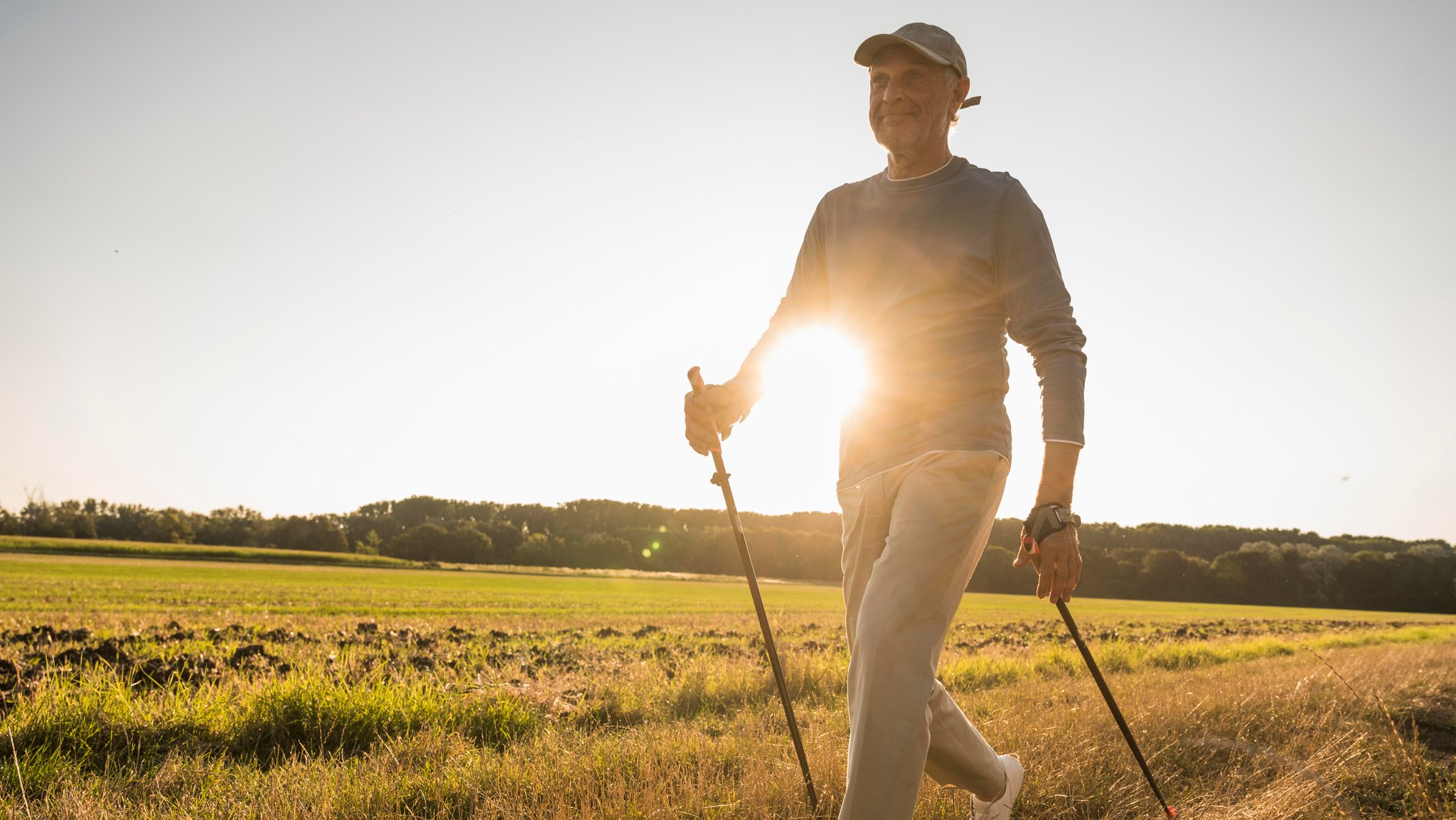 Neue Studie gibt Hoffnung: Schon 5.000 Schritte täglich bremsen die Krankheit Alzheimer.