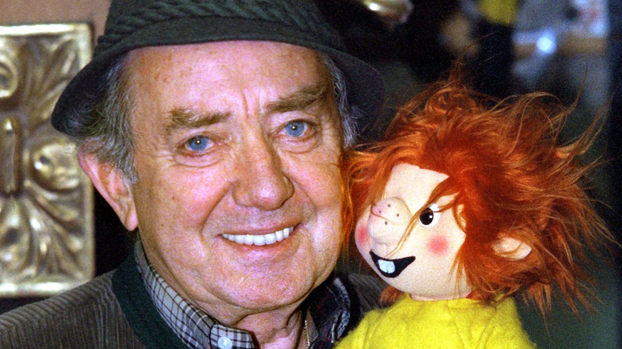 Hans Clarin mit Pumuckl (Archivfoto vom 14.10.1999)