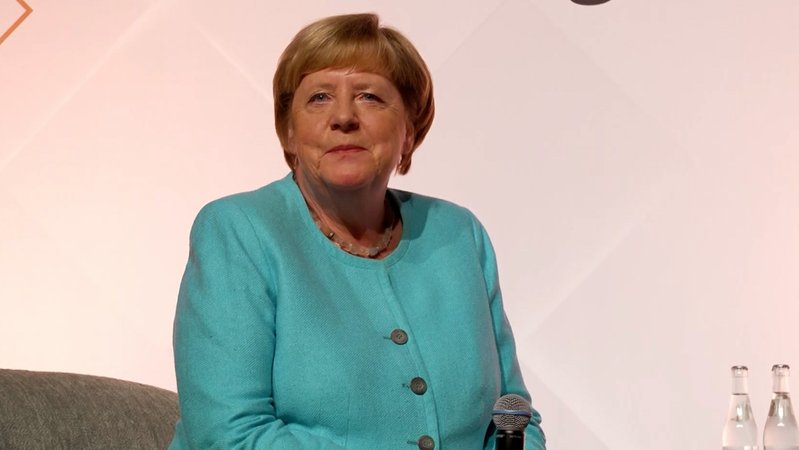 Merkel zu Gast in Augsburg | Bild: BR Merkel zu Gast in Augsburg