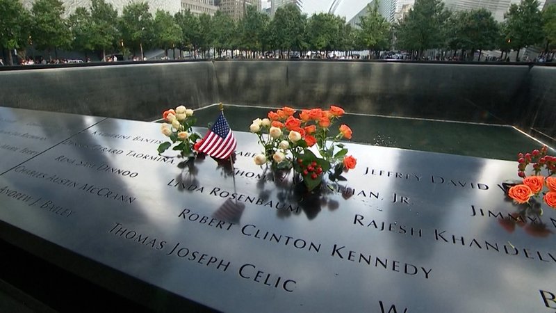 22 Jahre nach den Terroranschlägen vom 11. September 2001 in den USA haben Angehörige von Opfern die Namen der mehr als 3000 Toten vorgelesen.