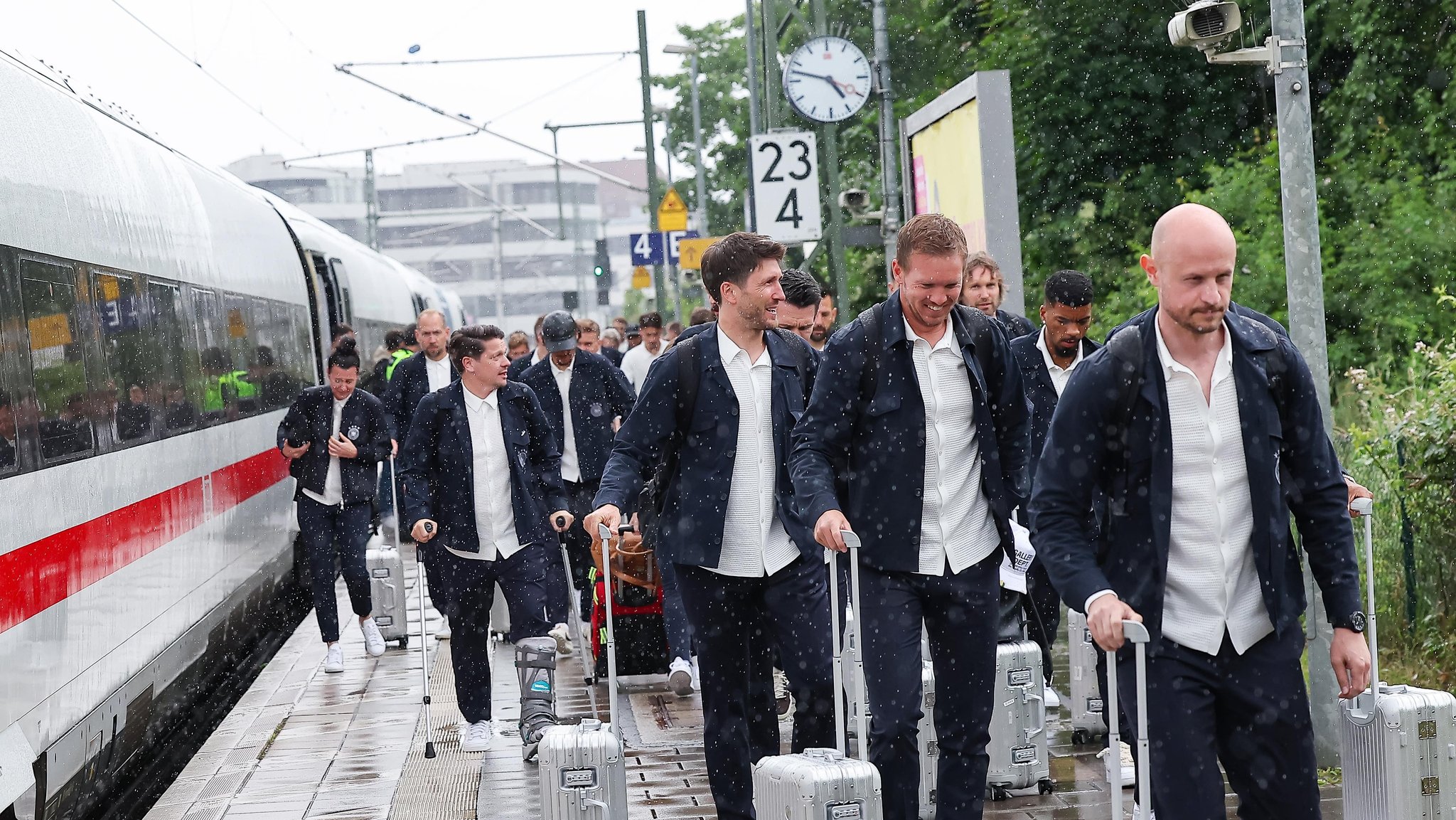 DFB-Team in Herzogenaurach angekommen