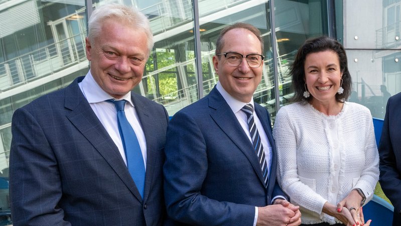 Landwirtschaftsminister Alois Rainer (l-r), Bundesinnenminister Alexander Dobrindt und Forschungsministerin Dorothee Bär (Archivbild) | Bild: picture alliance/dpa|Peter Kneffel Landwirtschaftsminister Alois Rainer (l-r), Bundesinnenminister Alexander Dobrindt und Forschungsministerin Dorothee Bär (Archivbild)