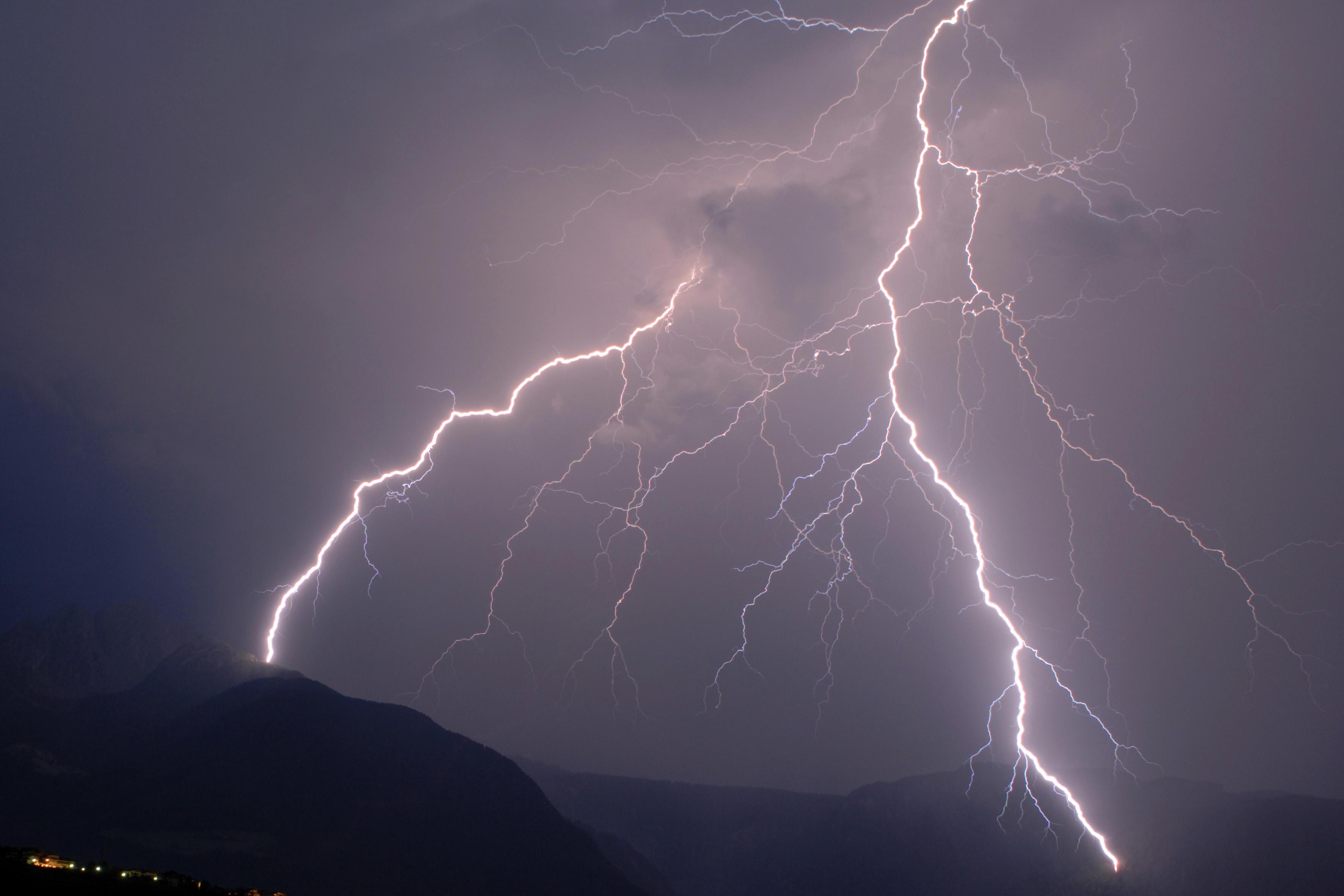 Unwetterwarnung für das westliche Alpenvorland | BR24