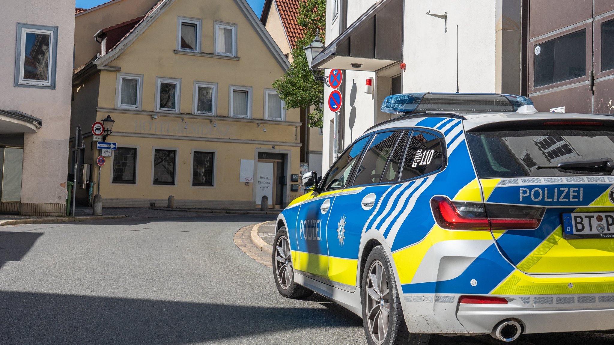 Ein Polizeiauto in Coburg | Bild: News5/Ferdinand Merzbach Ein Polizeiauto in Coburg