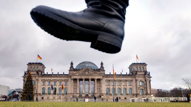 Warum Rechtspopulisten von Bürgerkrieg reden – eine Analyse | Bild: picture alliance / Geisler-Fotopress | Christoph Hardt Warum Rechtspopulisten von Bürgerkrieg reden – eine Analyse