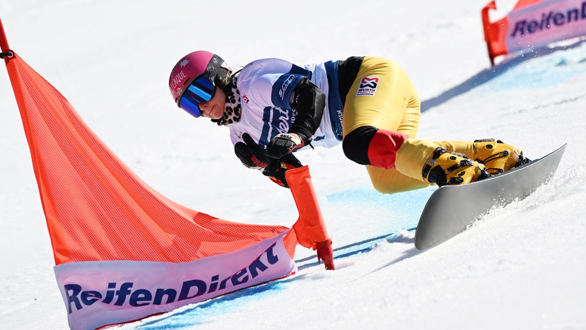 ARCHIV - 18.03.2023, Bayern, Berchtesgaden: Snowboard: Weltcup, Finale Parallel-Slalom, Damen. Ramona Hofmeister aus Deutschland startet im 1/8 Finale. Die 27-Jährige wurde im slowenischen Rogla am Donnerstag Vierte. (zu dpa: «Snowboarderin Hofmeister schrammt knapp am Podest vorbei») Foto: Angelika Warmuth/dpa +++ dpa-Bildfunk +++