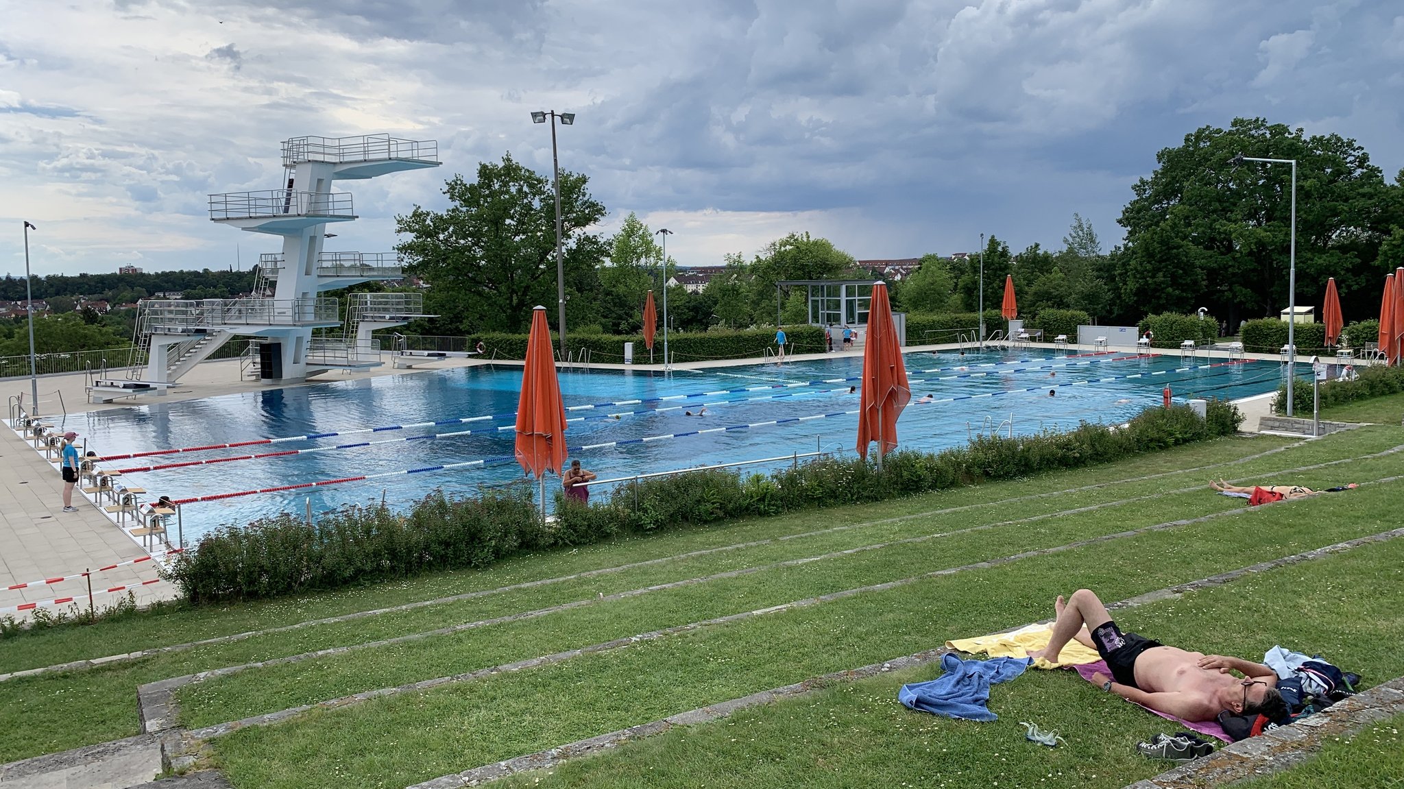 Ein Schwimmbecken des Schweinfurter Silvana Freibads.