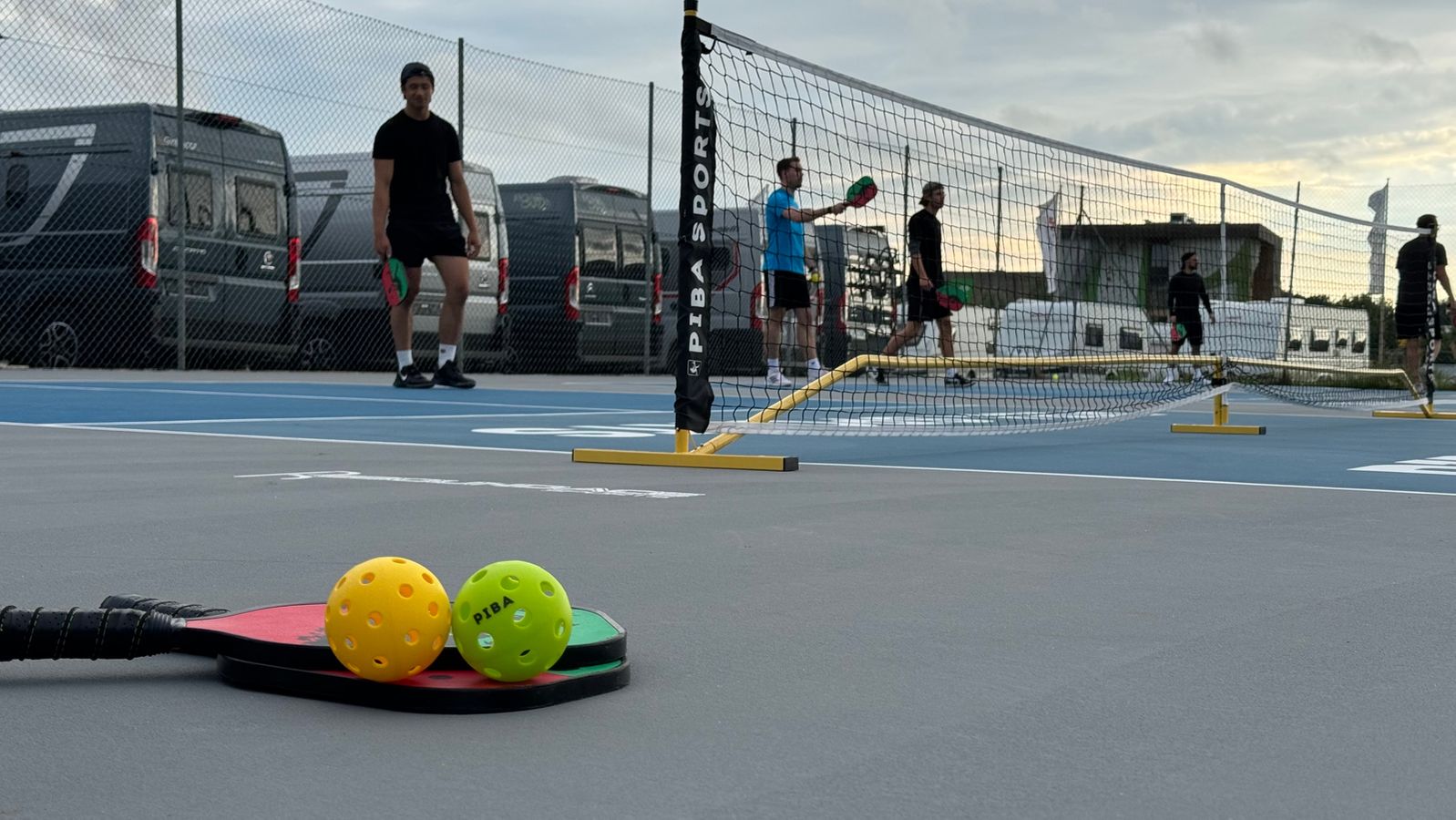 Pickleball: A popular sport from the USA is now also in Newmarket.