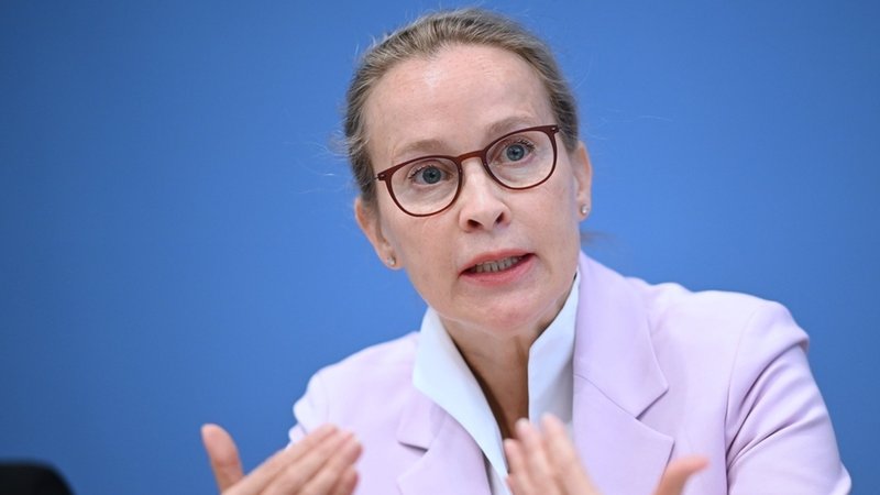 Die abgesagte Wahl von Frauke Brodius-Gersdorf zur Bundesverfassungsrichterin sorgte für einen Eklat im Bundestag | Bild: dpa-Bildfunk/Britta Pedersen Die abgesagte Wahl von Frauke Brodius-Gersdorf zur Bundesverfassungsrichterin sorgte für einen Eklat im Bundestag