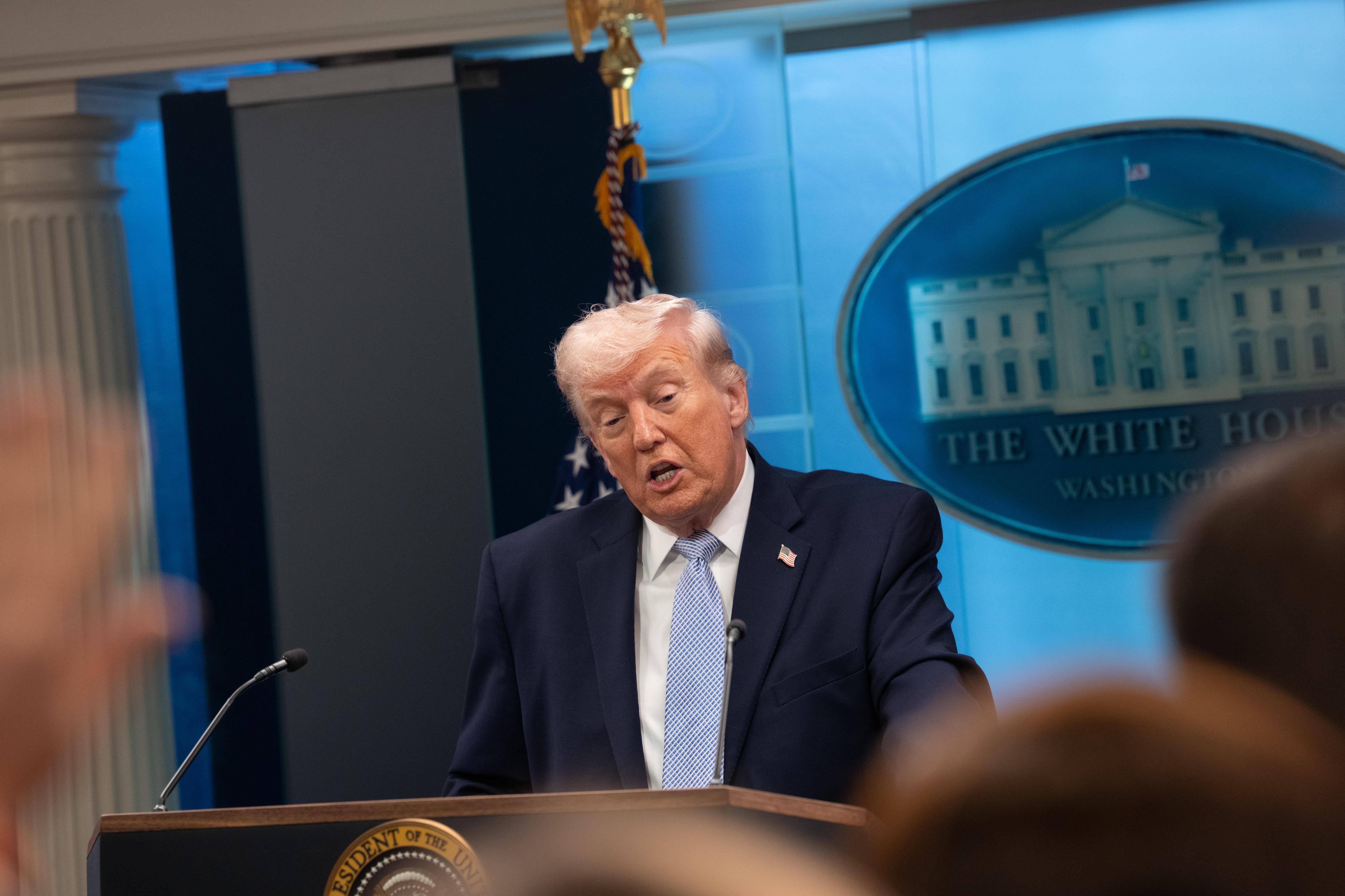 US-Präsident Donald Trump am 6.4.26 im Weißen Haus in Washington | Bild:pa/NurPhoto/Andrew Leyden