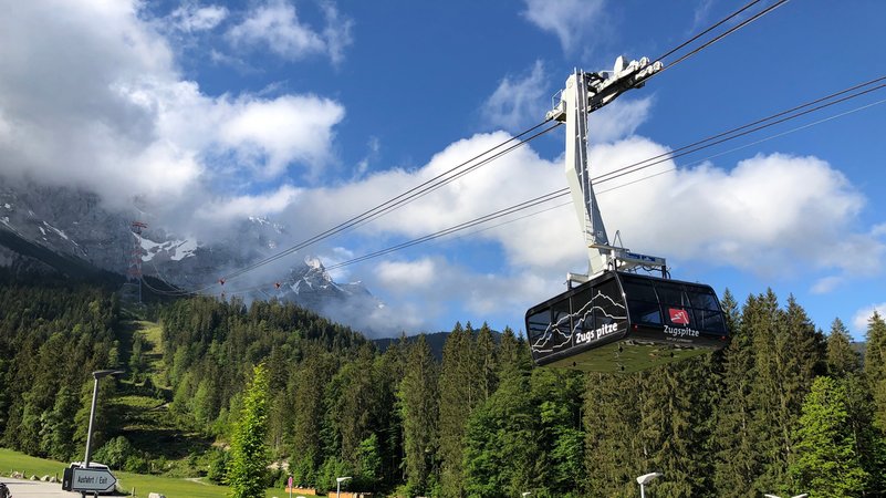 Seit 2017 ist die Seilbahn Zugspitze in Betrieb. Heuer sollen zum ersten Mal die Zugseile ausgetauscht werden. | Bild: BR/Martin Breitkopf Seit 2017 ist die Seilbahn Zugspitze in Betrieb. Heuer sollen zum ersten Mal die Zugseile ausgetauscht werden.