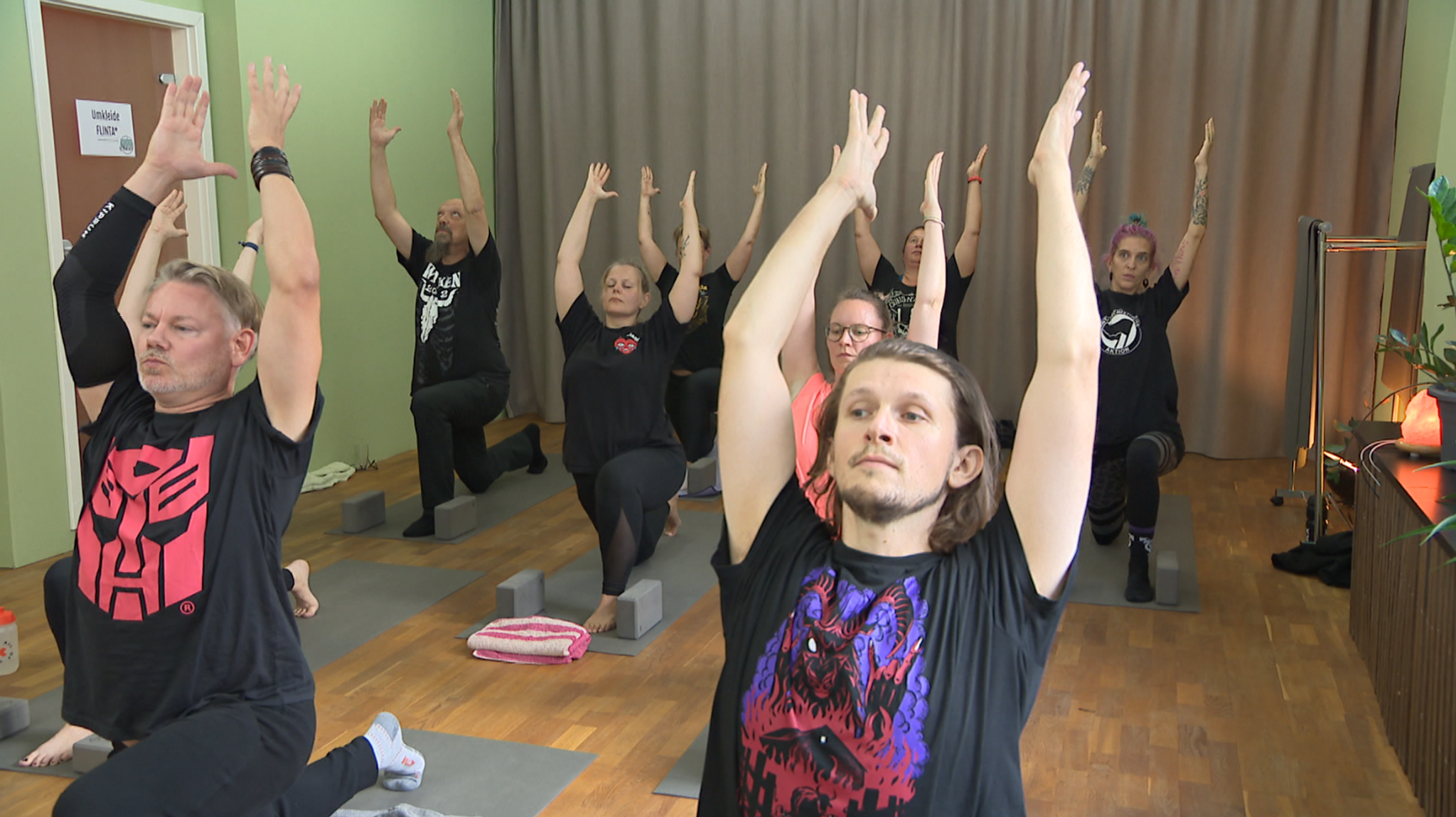 Heavy Metal-Yoga