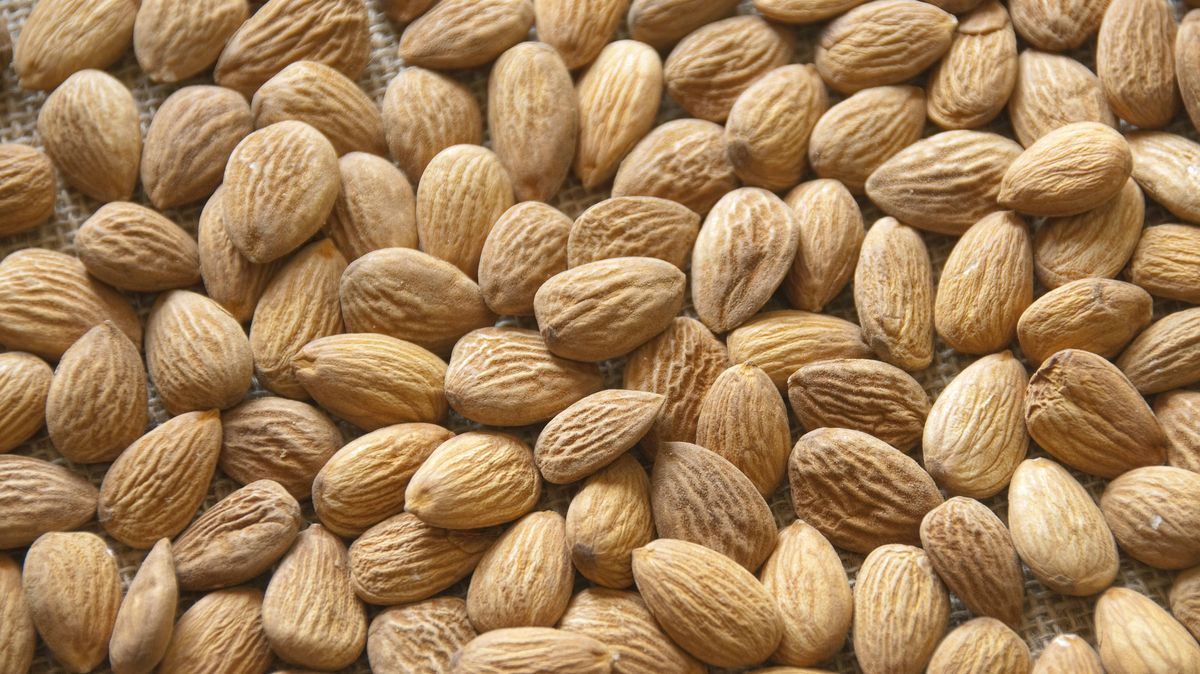 Blausaure Gefahr Mandeln Und Nussmischungen Zuruckgerufen Br24