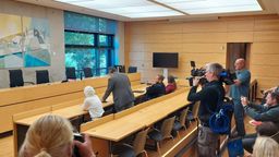 Eine Erzieherin wurde wegen der Misshandlung Schutzbefohlener am Landgericht Würzburg zu einem Jahr und zehn Monaten auf Bewährung verurteilt. | Bild:Wolfram Hanke / BR