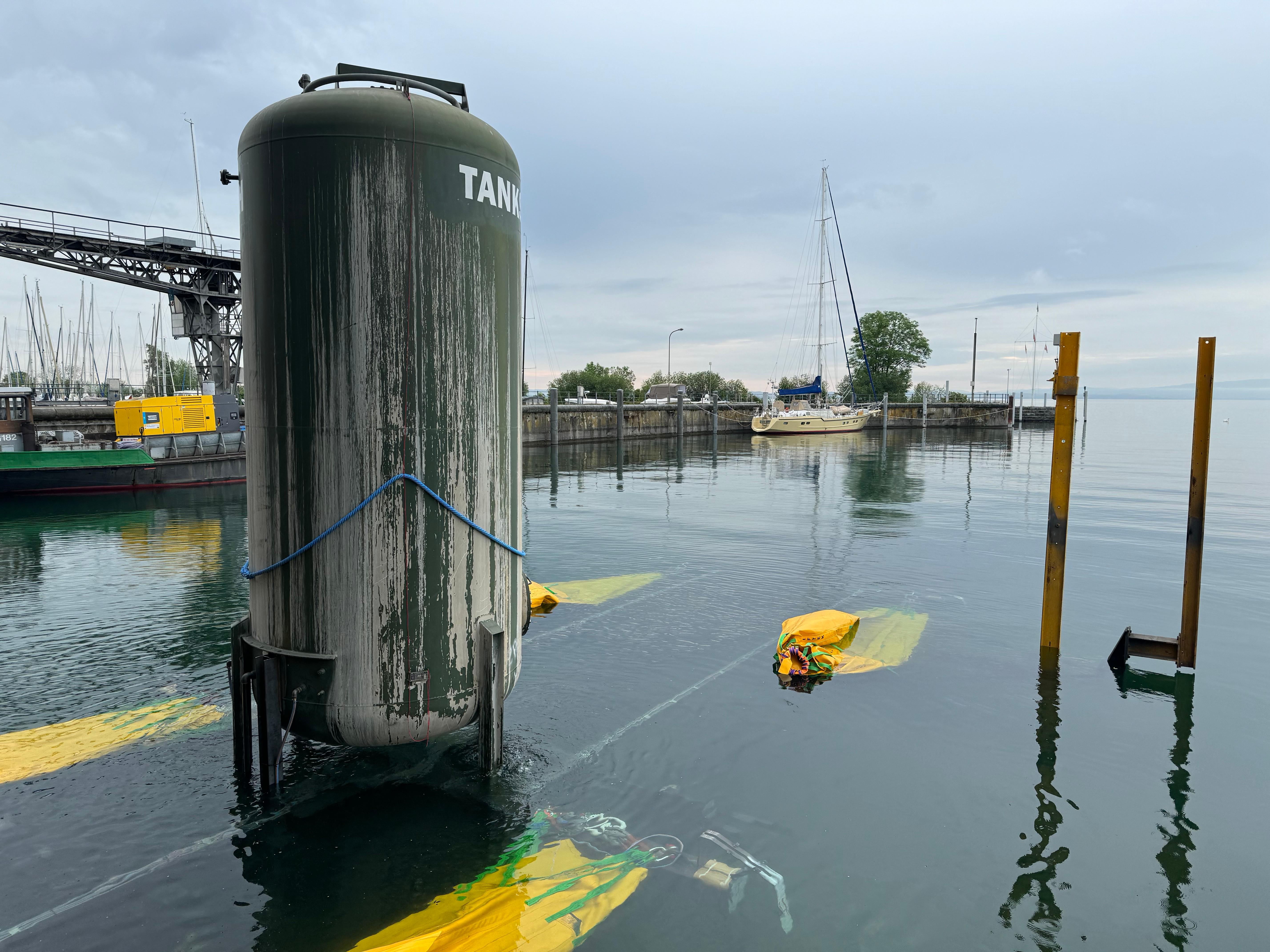 Mit dieser Stahlplattform soll das Wrack der Säntis vom Grund des Bodensees gehoben werden.