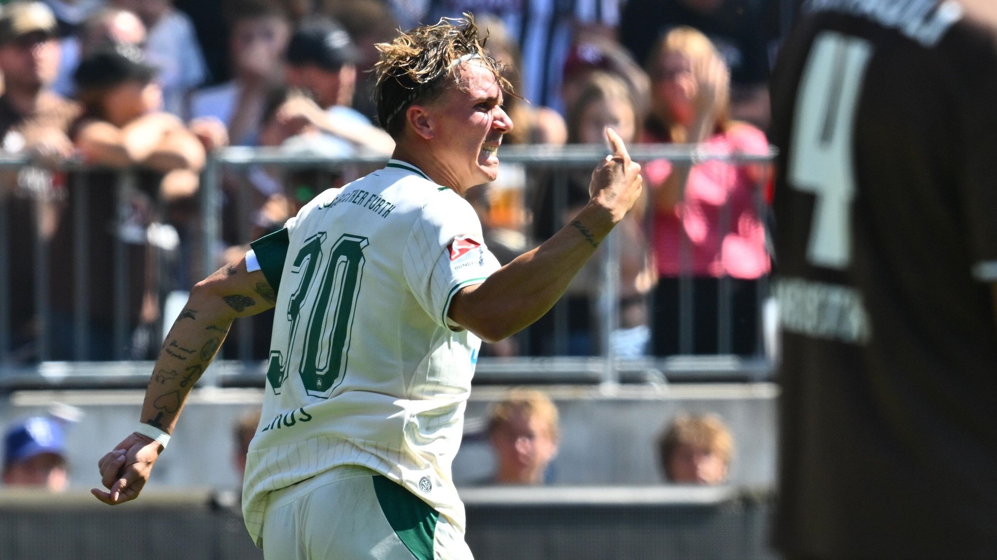 Felix Klaus hat das 1:1 für Greuther Fürth gegen St. Pauli erzielt | Bild: picture alliance / Sportfoto Zink / Wolfgang Zink | Sportfoto Zink / Wolfgang Zink Felix Klaus hat das 1:1 für Greuther Fürth gegen St. Pauli erzielt